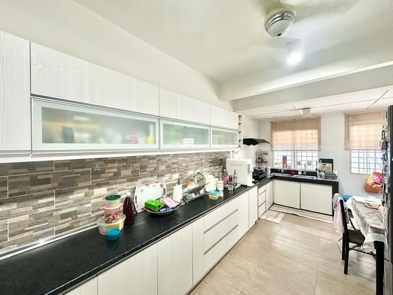 2-storey Terraced House for Sale in Usj 9 (Subang Jaya) - Azli Ibrahim - Kitchen - PropertyGuru.com.my