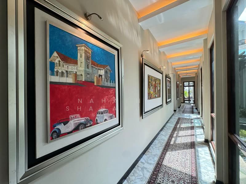 Bungalow for Sale in Bukit Jelutong (Shah Alam) - Nahathir Shahabudin - Corridor - PropertyGuru.com.my