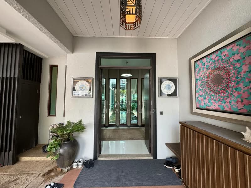 Bungalow for Sale in Bukit Jelutong (Shah Alam) - Nahathir Shahabudin - Entrance - PropertyGuru.com.my