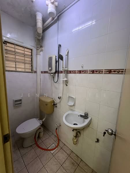 saujana apartment untuk Untuk Dijual - RM 210,000, Apr 2026 - Bathroom - PropertyGuru.com.my