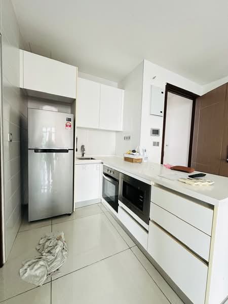 Service Residence for Rent at Paragon Residences @ Straits View - Karen Yeo - Kitchen - PropertyGuru.com.my