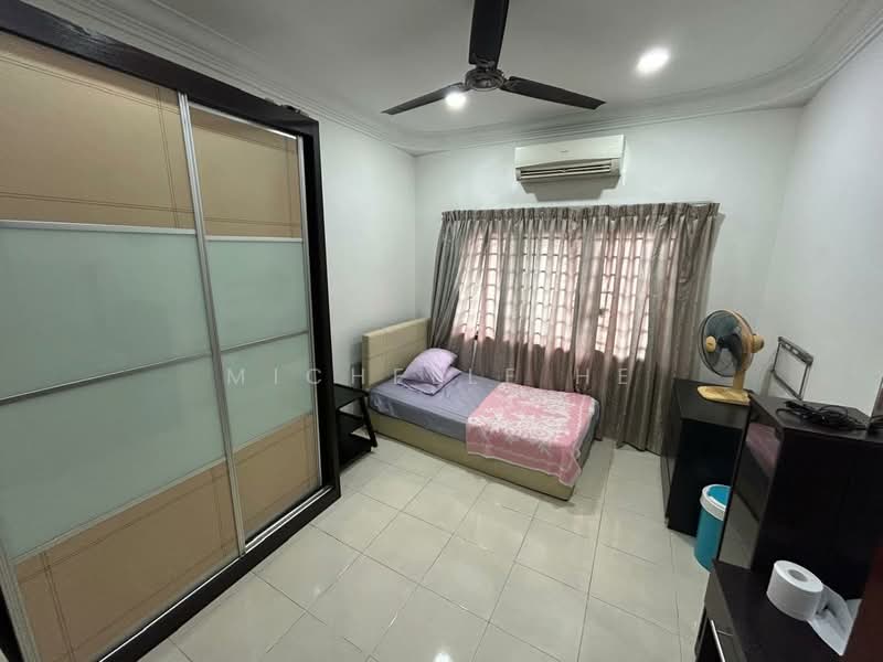 2-storey Terraced House for Sale in Permas Jaya (Johor Bahru) - Michelle He - Bedroom - PropertyGuru.com.my