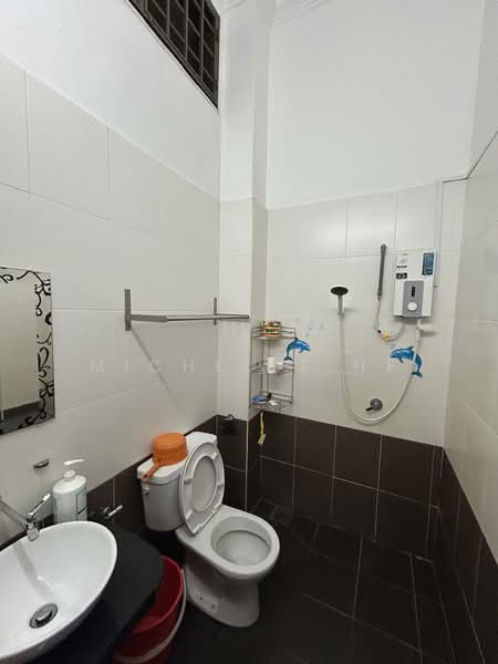 2-storey Terraced House for Sale in Permas Jaya (Johor Bahru) - Michelle He - Bathroom - PropertyGuru.com.my