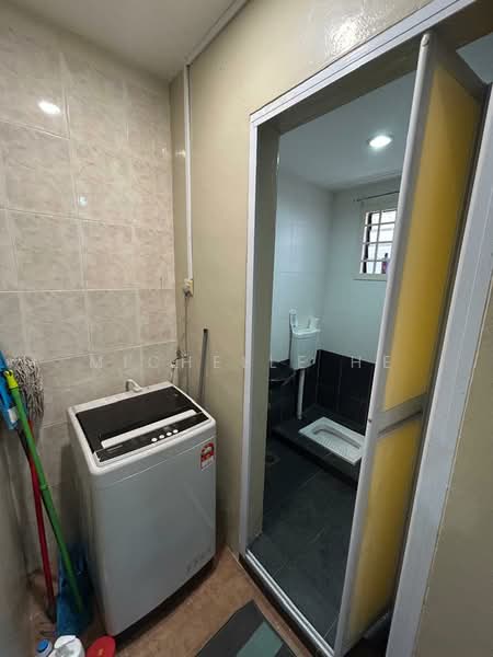 2-storey Terraced House for Sale in Permas Jaya (Johor Bahru) - Michelle He - Bathroom - PropertyGuru.com.my