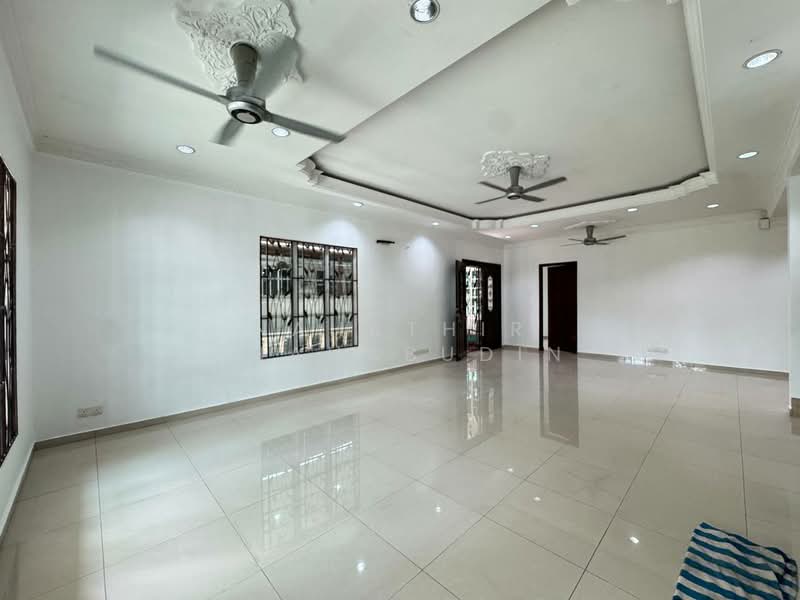 Subang Alam untuk Untuk Dijual - RM 1,350,000, Apr 2026 - Living Room - PropertyGuru.com.my