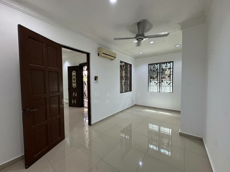 Subang Alam untuk Untuk Dijual - RM 1,350,000, Apr 2026 - Living Room - PropertyGuru.com.my