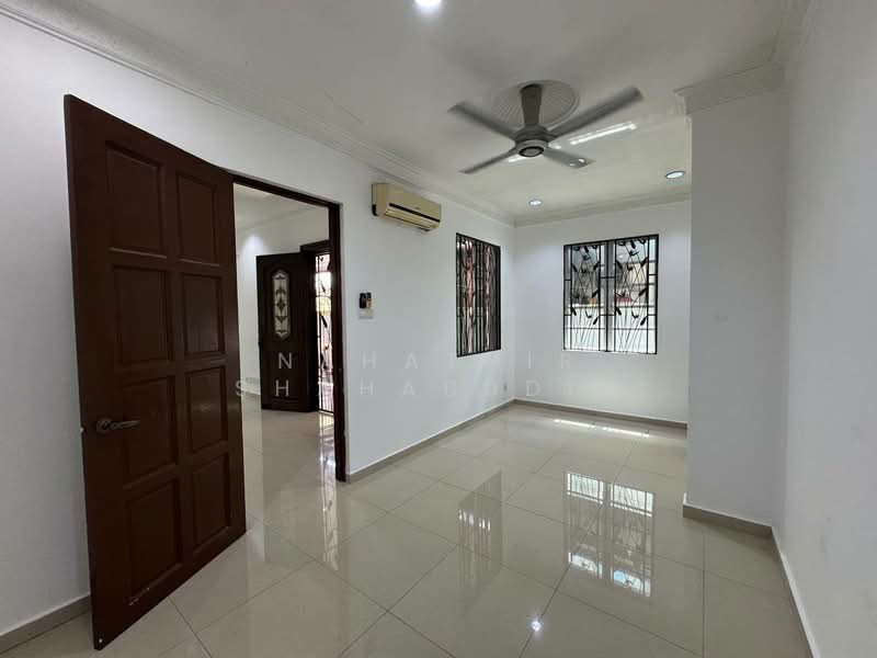 Subang Alam untuk Untuk Dijual - RM 1,350,000, Apr 2026 - Living Room - PropertyGuru.com.my