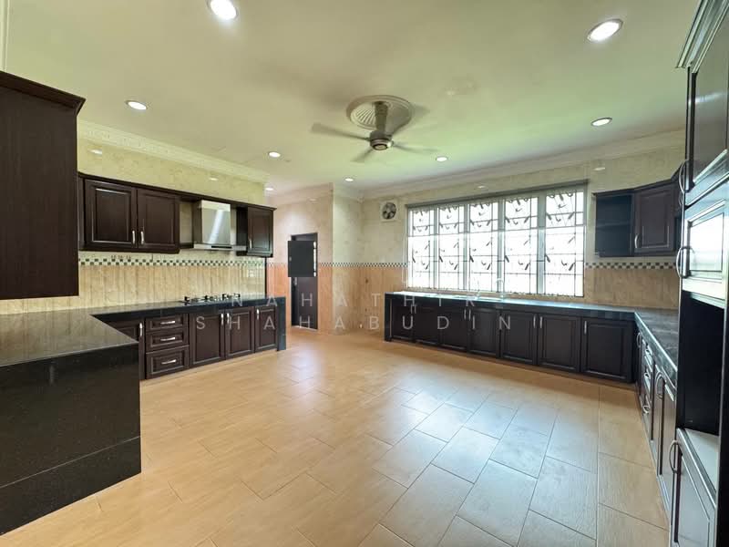 Subang Alam untuk Untuk Dijual - RM 1,350,000, Apr 2026 - Kitchen - PropertyGuru.com.my