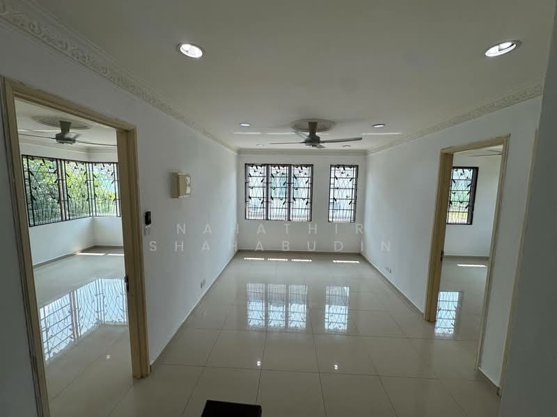 Subang Alam untuk Untuk Dijual - RM 1,350,000, Apr 2026 - Living Room - PropertyGuru.com.my