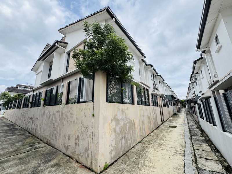 2-storey Terraced House for Sale in Denai Alam (Shah Alam) - Mohd Fadzli - Exterior - PropertyGuru.com.my