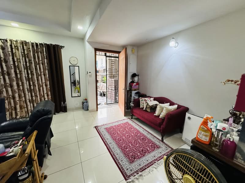 2-storey Terraced House for Sale in Denai Alam (Shah Alam) - Mohd Fadzli - Living Room - PropertyGuru.com.my