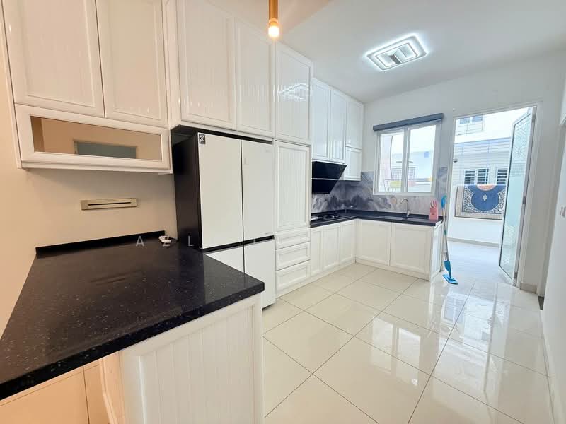 3-storey Terraced House for Sale in Bandar Sunsuria (Sepang) - Azli Ibrahim - Kitchen - PropertyGuru.com.my