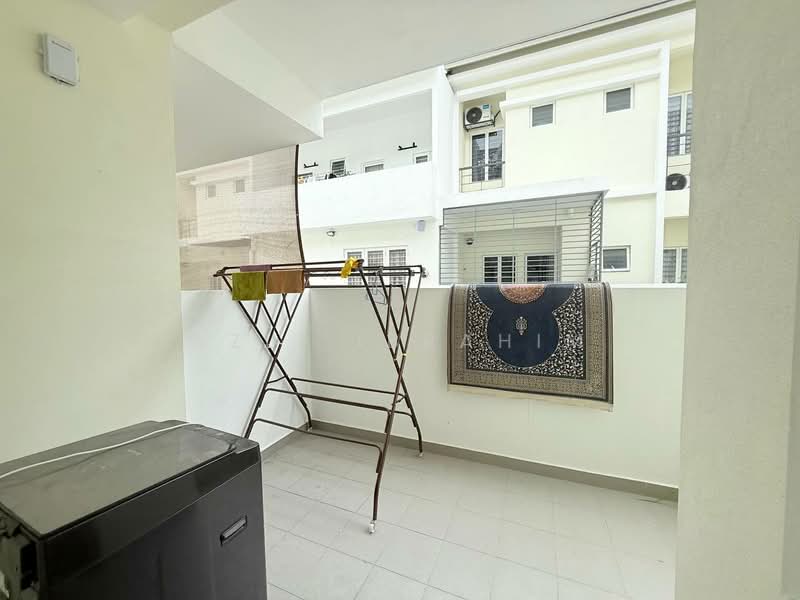 3-storey Terraced House for Sale in Bandar Sunsuria (Sepang) - Azli Ibrahim - Balcony - PropertyGuru.com.my