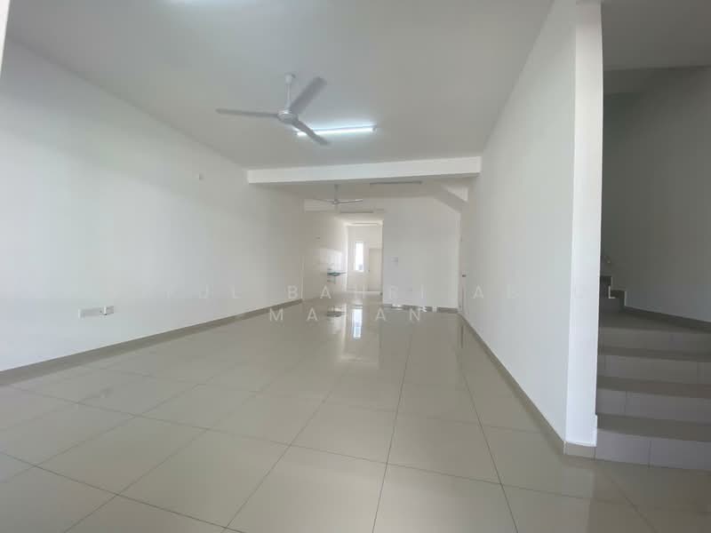 2-storey Terraced House for Sale in Taman Tiara Sendayan (Bandar Sri Sendayan) - Saiful Bahri Abdul Manan - Living Room - PropertyGuru.com.my