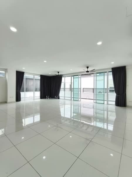 Semi-Detached House for Rent in Taman Mount Austin (Tebrau) - Joanne Ngoo - Living Room - PropertyGuru.com.my