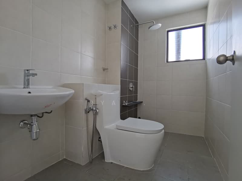 Rumah Teres 2 Tingkat untuk Disewa di Setia Alam (Selangor) - Ryan . - Bathroom - PropertyGuru.com.my