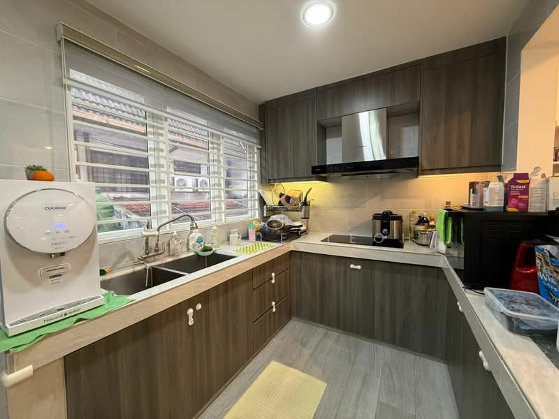 2.5-storey Terraced House for Sale in Bukit Antarabangsa (Ulu Kelang) - Jeannie Teoh - Kitchen - PropertyGuru.com.my