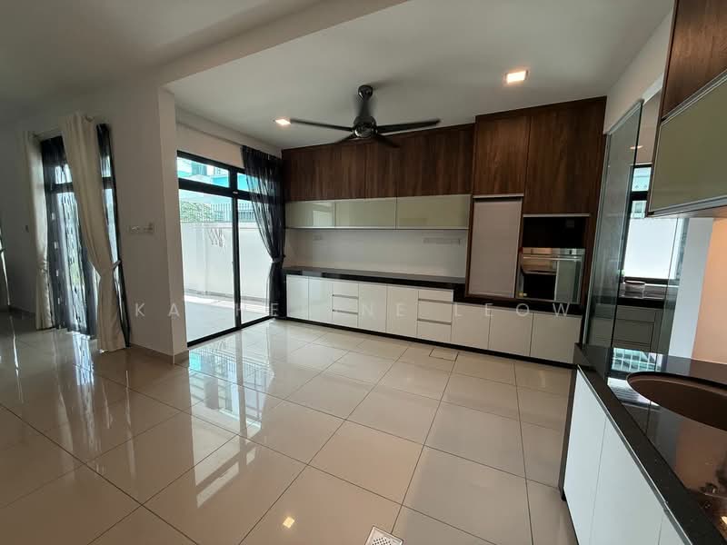 Opal @ Taman Mutiara Mas untuk Untuk Dijual - RM 1,800,000, Apr 2026 - Kitchen - PropertyGuru.com.my
