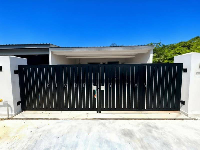 1-storey Terraced House for Sale in Taman Dato Syed Mohamad Idrus (Gelang Patah) - Kimberly Tay - Exterior - PropertyGuru.com.my