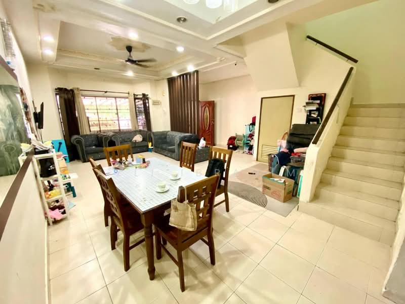 Rumah Teres 2 Tingkat untuk Dijual di Kajang (Selangor) - Azli Ibrahim - Living Room - PropertyGuru.com.my