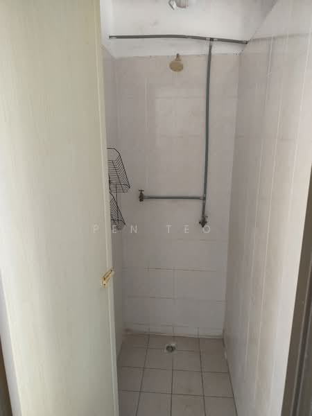 Apartment for Sale at Desa Indah Block 33 - Pen Teo - Bathroom  - PropertyGuru.com.my