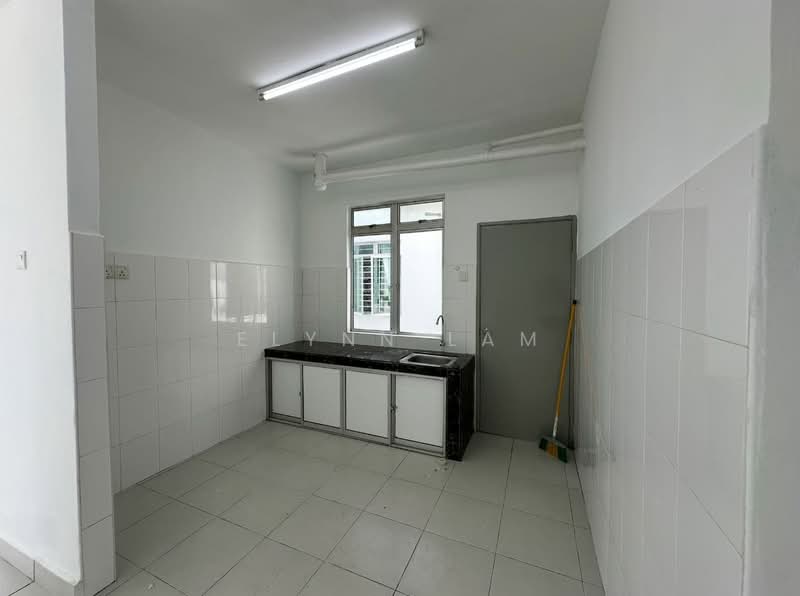 Service Residence for Sale at Tebrau City Residences - Elynn Lam - Kitchen - PropertyGuru.com.my