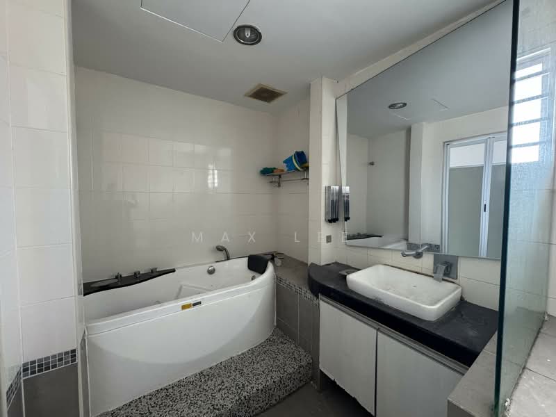 2.5-storey Terraced House for Sale in Taman Bukit Serdang (Seri Kembangan) - Max Lee - Bathroom - PropertyGuru.com.my