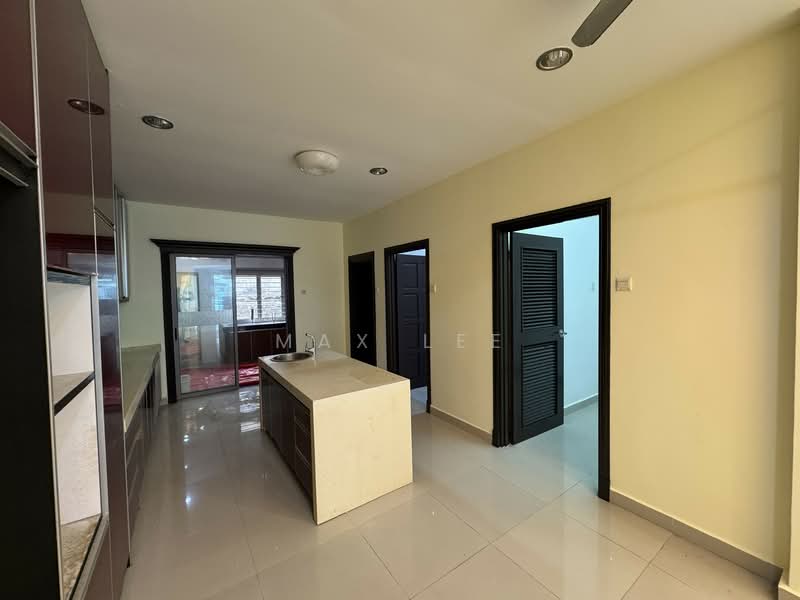 2.5-storey Terraced House for Sale in Taman Bukit Serdang (Seri Kembangan) - Max Lee - Kitchen - PropertyGuru.com.my