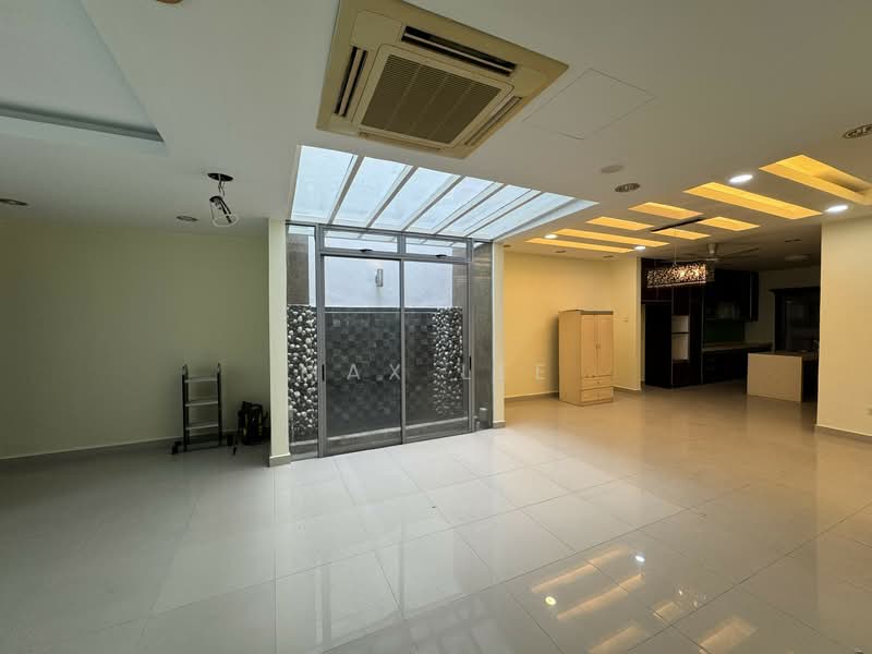 2.5-storey Terraced House for Sale in Taman Bukit Serdang (Seri Kembangan) - Max Lee - Living Room - PropertyGuru.com.my