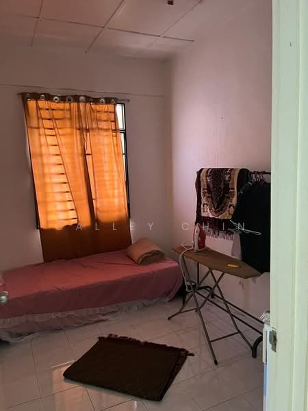 Apartment for Sale at Sri Awana Townhouse - Calley Chin - Bedroom - PropertyGuru.com.my