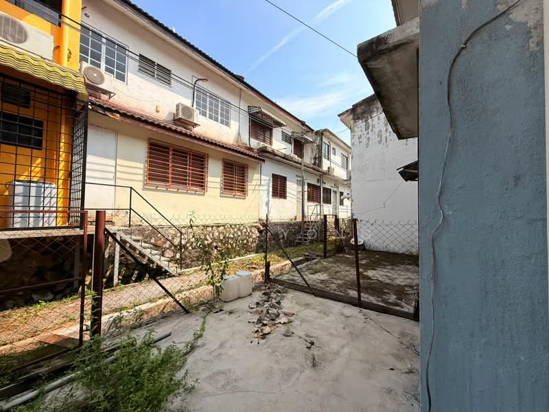 Terraced House for Sale in Taman Selayang Utama (Selayang) - Sean Yong - Exterior - PropertyGuru.com.my