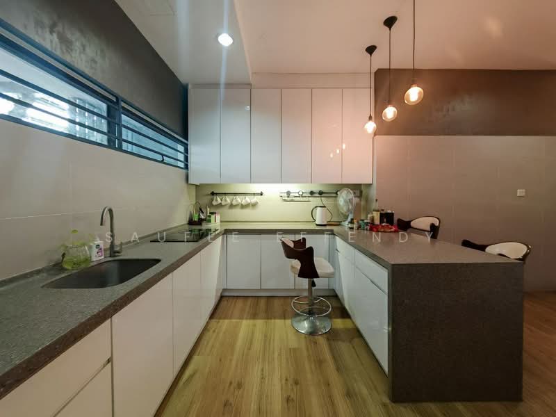 3-storey Terraced House for Sale in Laman Glenmarie (Shah Alam) - Saufee Effendy - Kitchen - PropertyGuru.com.my
