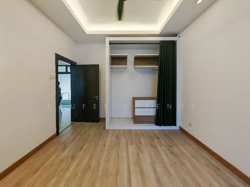 3-storey Terraced House for Sale in Laman Glenmarie (Shah Alam) - Saufee Effendy - Bedroom - PropertyGuru.com.my