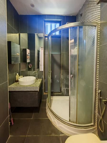 3-storey Terraced House for Sale in Laman Glenmarie (Shah Alam) - Saufee Effendy - Bathroom - PropertyGuru.com.my