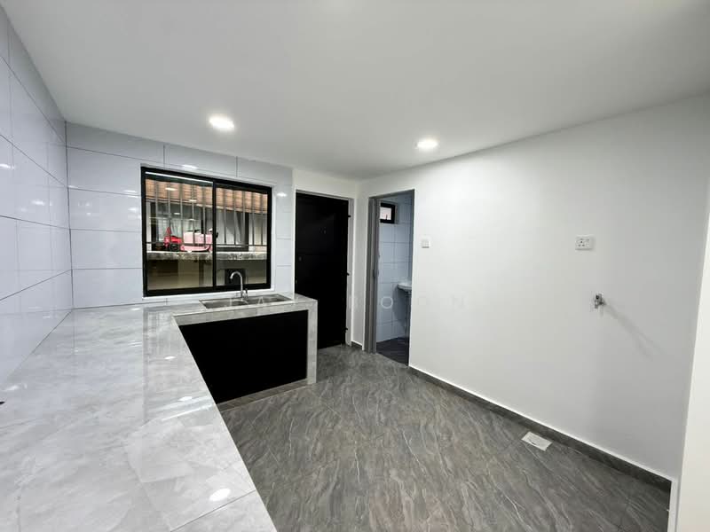 2-storey Terraced House for Sale in Taman Damai Jaya (Skudai) - Jay Boon - Kitchen - PropertyGuru.com.my