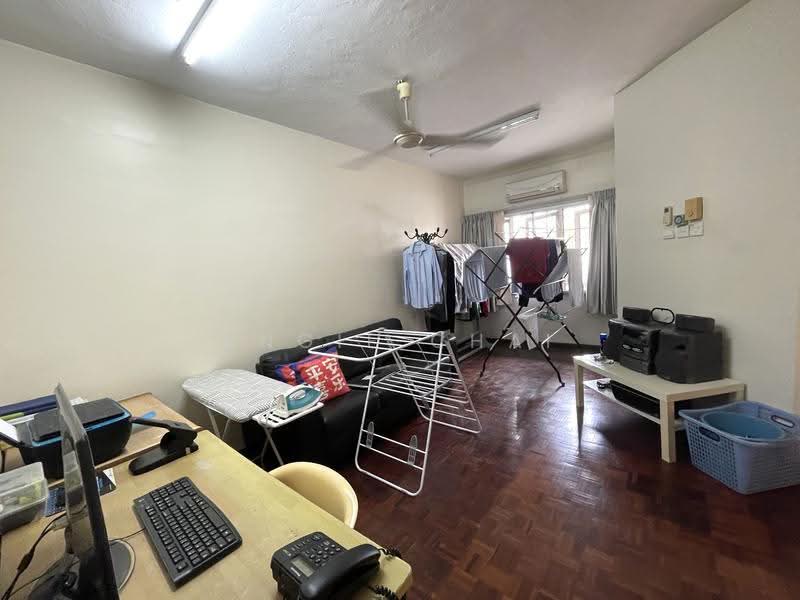 2-storey Terraced House for Sale in SS 25, Taman Mayang (Petaling Jaya) - Angie Chai - Living Room - PropertyGuru.com.my