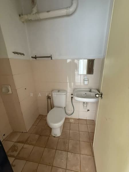 Vista Impiana untuk Untuk Disewa - RM 1,150 /bulan, Apr 2026 - Bathroom - PropertyGuru.com.my