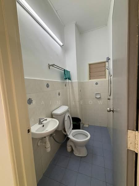 Red Ruby untuk Untuk Disewa - RM 1,000 /bulan, Apr 2026 - Bathroom - PropertyGuru.com.my