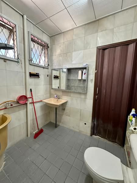 Bungalow for Sale in Taman Victoria (Ipoh) - CY Lee - Bathroom - PropertyGuru.com.my