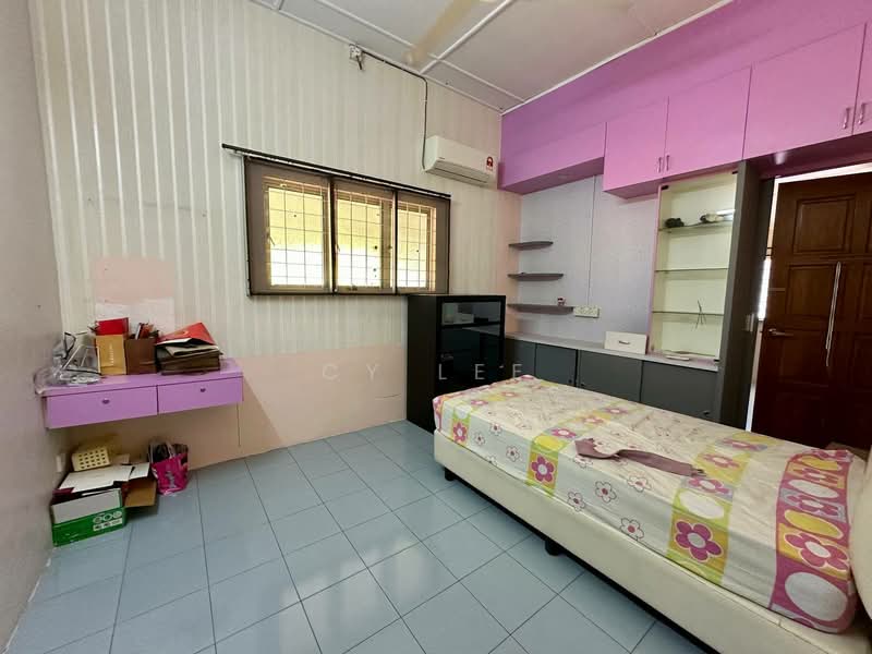 Bungalow for Sale in Taman Victoria (Ipoh) - CY Lee - Bedroom - PropertyGuru.com.my