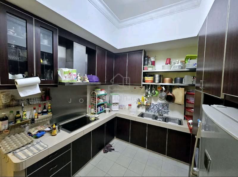 Rumah Teres 2.5 Tingkat untuk Dijual di Bandar Putra Permai (Seri Kembangan) - Joey Wong - Kitchen - PropertyGuru.com.my