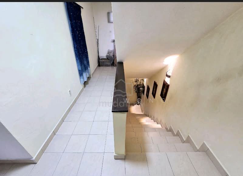 Rumah Teres 2.5 Tingkat untuk Dijual di Bandar Putra Permai (Seri Kembangan) - Joey Wong - Interior - PropertyGuru.com.my
