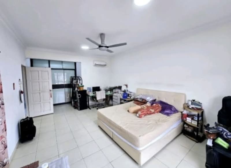 Rumah Teres 2.5 Tingkat untuk Dijual di Bandar Putra Permai (Seri Kembangan) - Joey Wong - Bedroom - PropertyGuru.com.my