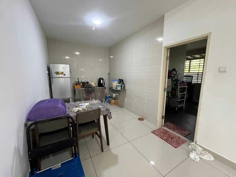 Semi-Detached House for Sale in Taman Nusa Idaman (Iskandar Puteri (Nusajaya)) - Sam Tee - Kitchen - PropertyGuru.com.my
