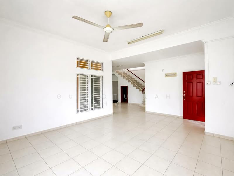 Semi-Detached House for Sale in Sungai Merab (Dengkil) - Gudrotullah Ikhwan - Living Room - PropertyGuru.com.my