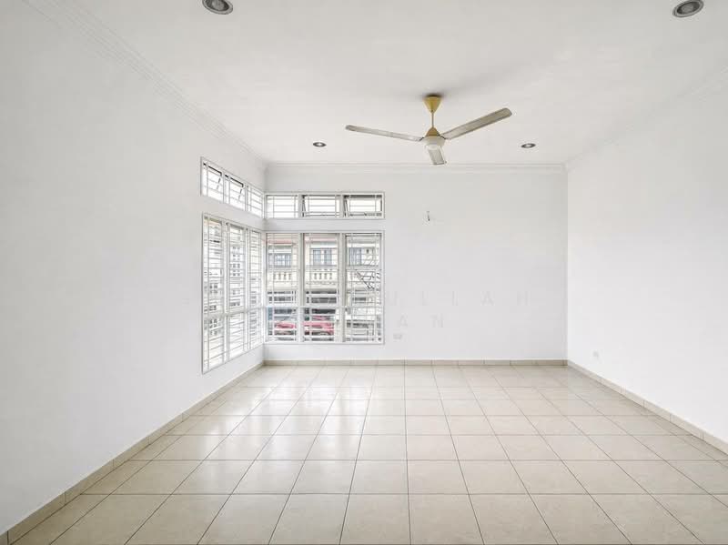 Semi-Detached House for Sale in Sungai Merab (Dengkil) - Gudrotullah Ikhwan - Living Room - PropertyGuru.com.my