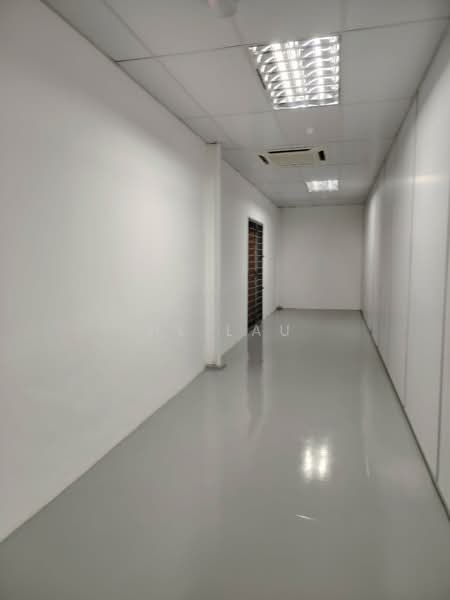 Kilang Berkembar untuk Dijual di Batu Berendam (Melaka) - HL Lau - Corridor - PropertyGuru.com.my
