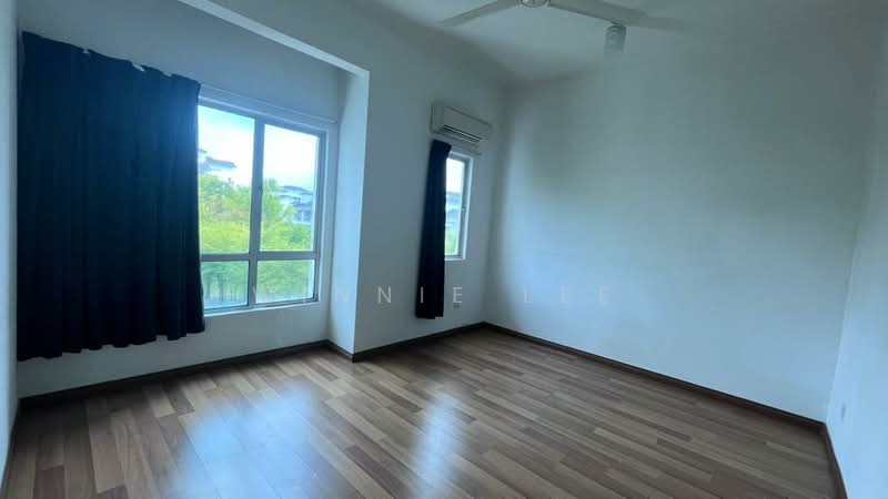 Condominium for Sale at Bayan Villa, Seri Kembangan - Winnie Lee - Bedroom - PropertyGuru.com.my