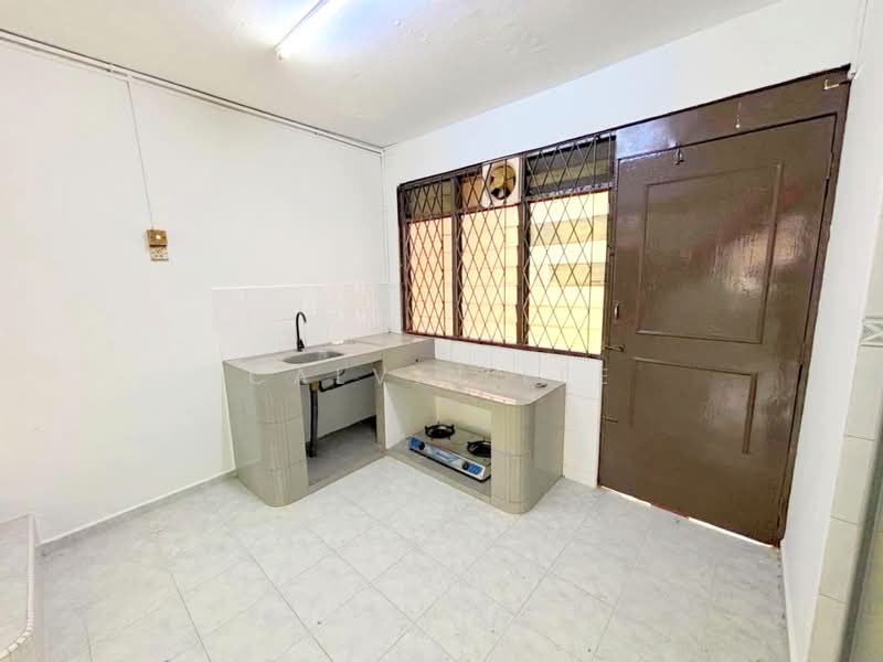 2-storey Terraced House for Sale in Bandar Baru Permas Jaya (Permas Jaya) - Calvin Lee - Kitchen - PropertyGuru.com.my