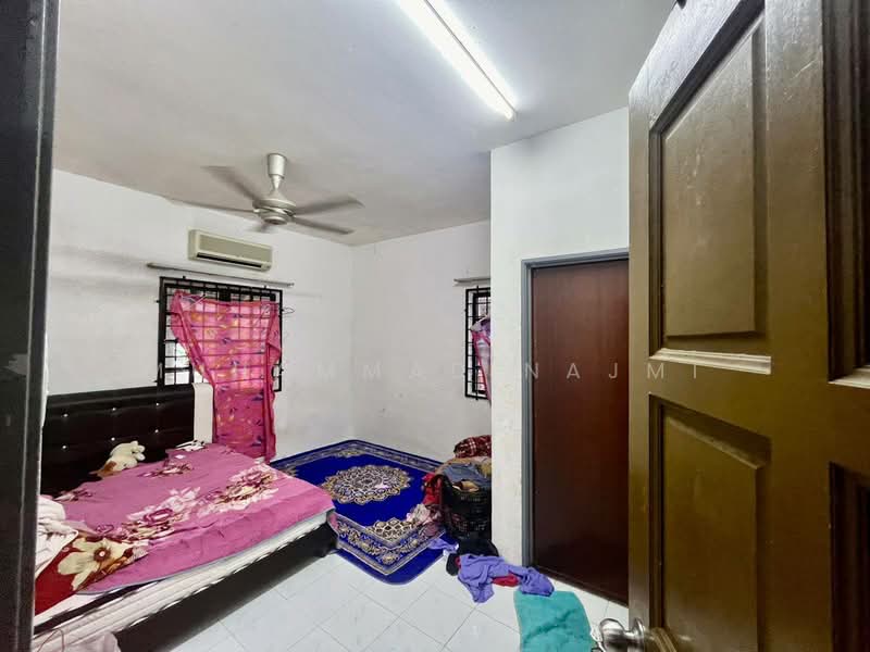 Taman Rakyat, Dungun untuk Untuk Dijual - RM 298,000, Apr 2026 - Bedroom - PropertyGuru.com.my